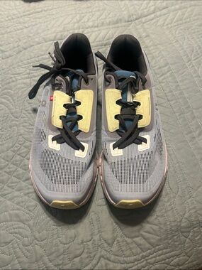 Women's light blue Athletic Running Shoes with lime green Accents